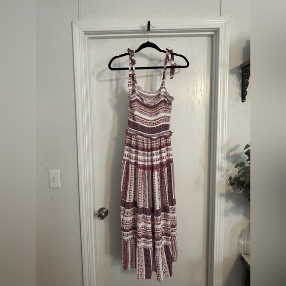 ILLA ILLA Dresses & Skirts - ILLA ILLA | Red and Cream Patterned Maxi Dress | Size Large